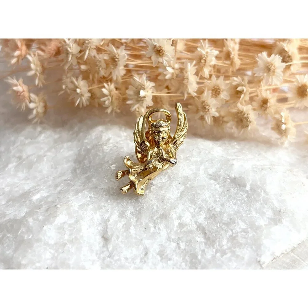 Praying Angel in Flight Gold Toned Vintage Costume Jewelry Brooch | Lapel Pin